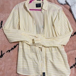 Abercombie and Fitch button up top